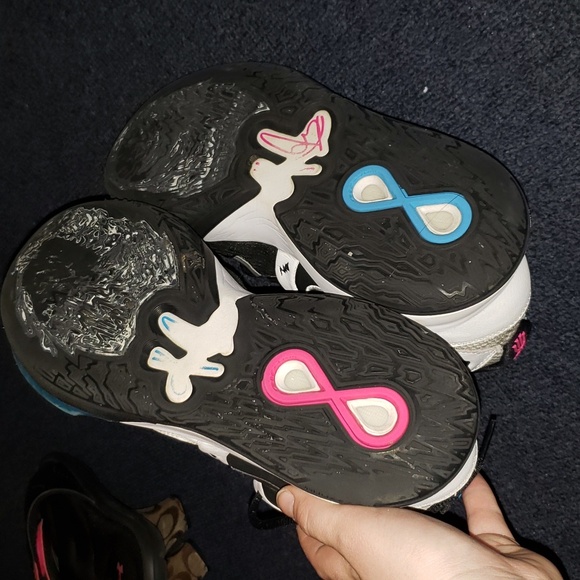 Nike Kyrie Infinity South Beach - Picture 5 of 5